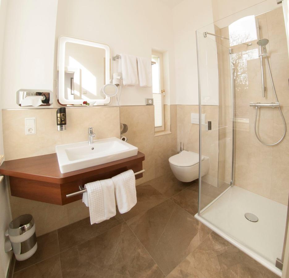 Pension Villa Kleine Wartburg Айзенах Екстериор снимка