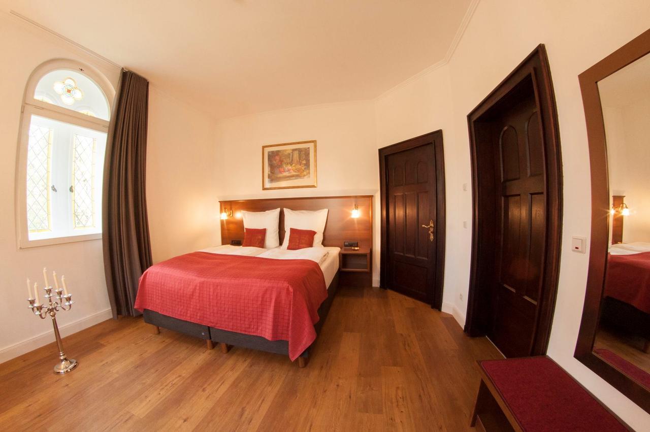 Pension Villa Kleine Wartburg Айзенах Екстериор снимка