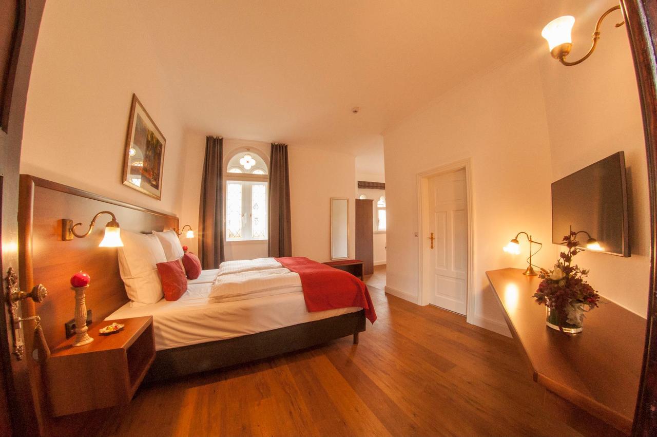 Pension Villa Kleine Wartburg Айзенах Екстериор снимка