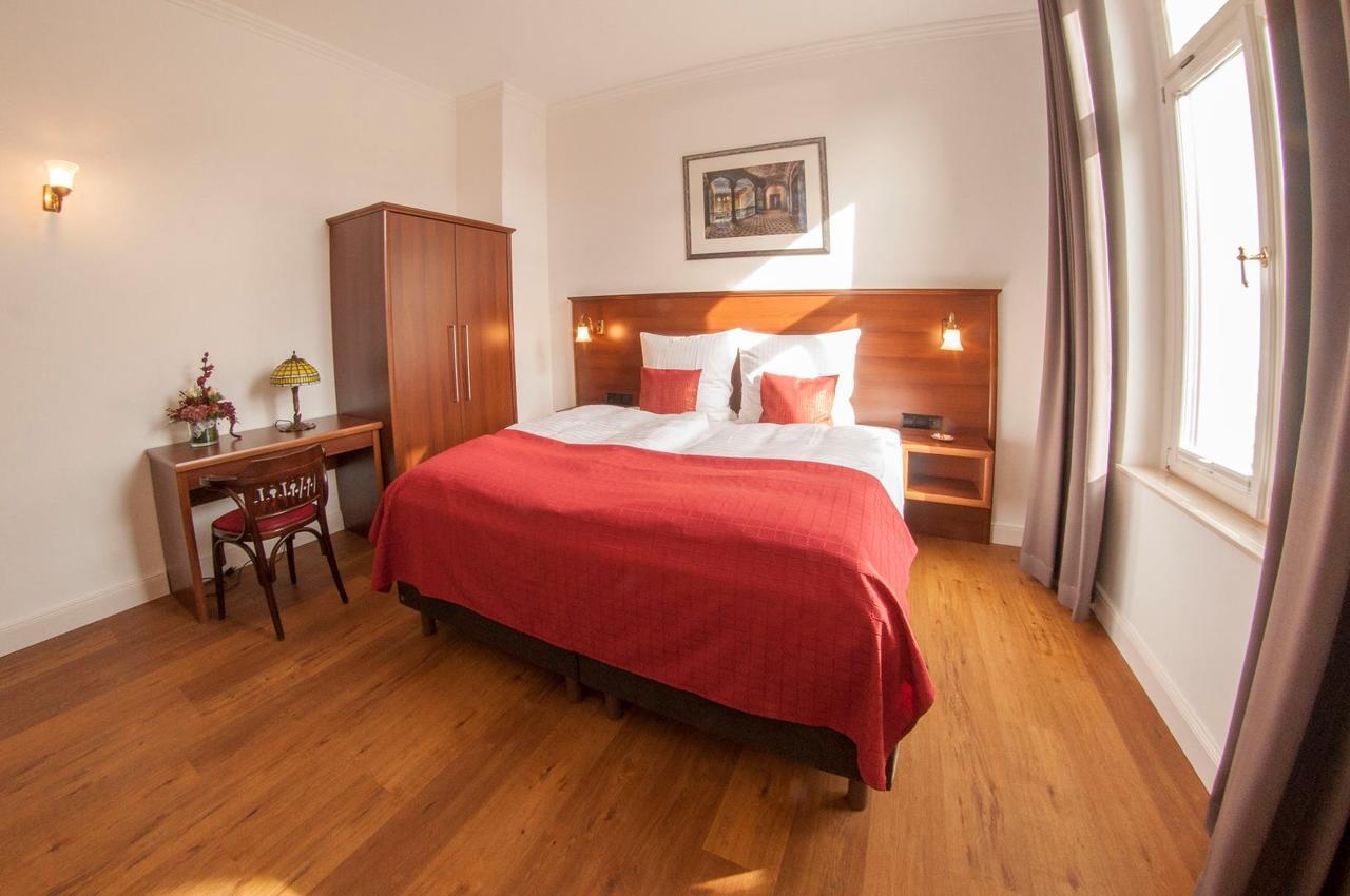 Pension Villa Kleine Wartburg Айзенах Екстериор снимка